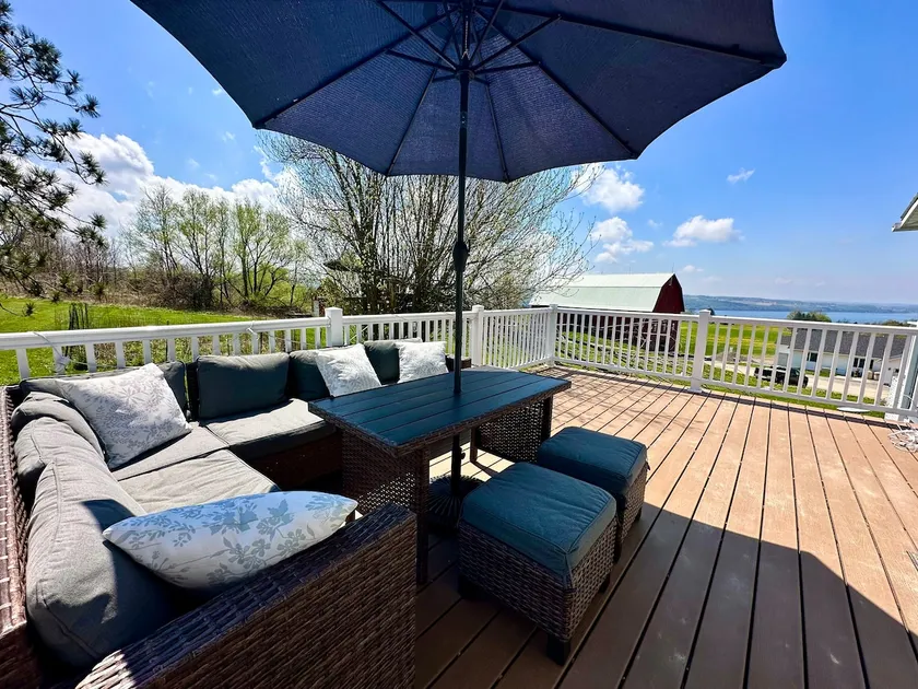 Stunning Lake Views! Countryside Retreat - Image 1