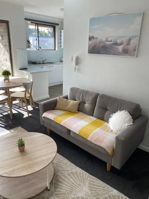 Central Cronulla Apartment Nestled In The Treetops - Image 1