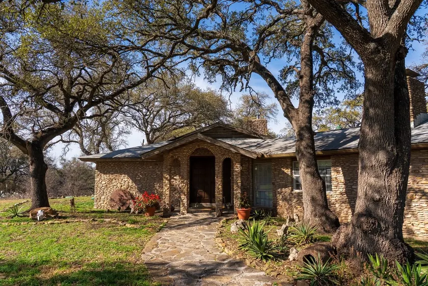 Private 172-Acre Farm, River Access - Image 1