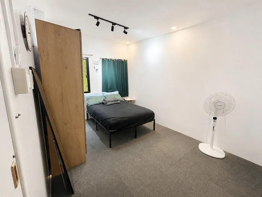Pet-Friendly 1BR Townhouse - Image 1
