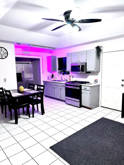 Work-Ready 3BR | Arcades | W/D | Near Airport - Image 1