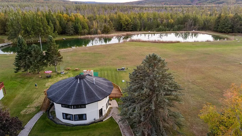 Boyne the beautiful! Roundhouse it is! - Image 1
