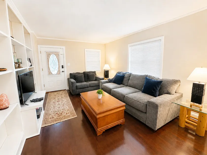 Spacious Brick Home - Sleeps 8 - Near Downtown - Image 1