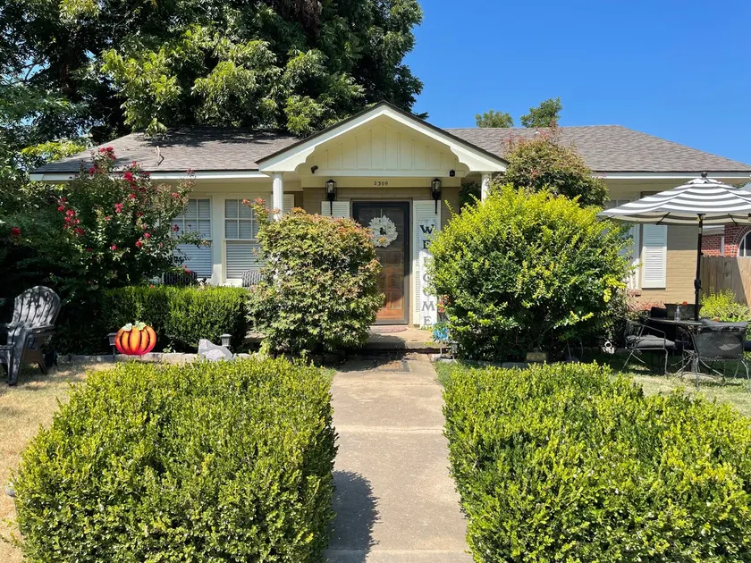 It's A Beauty! FUN Older home! - Image 1