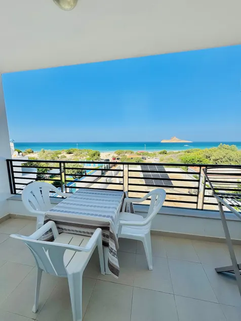 RafRaf beachfront Paradise - Image 1