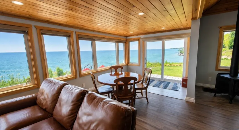 Lakeview Cottage - Image 1