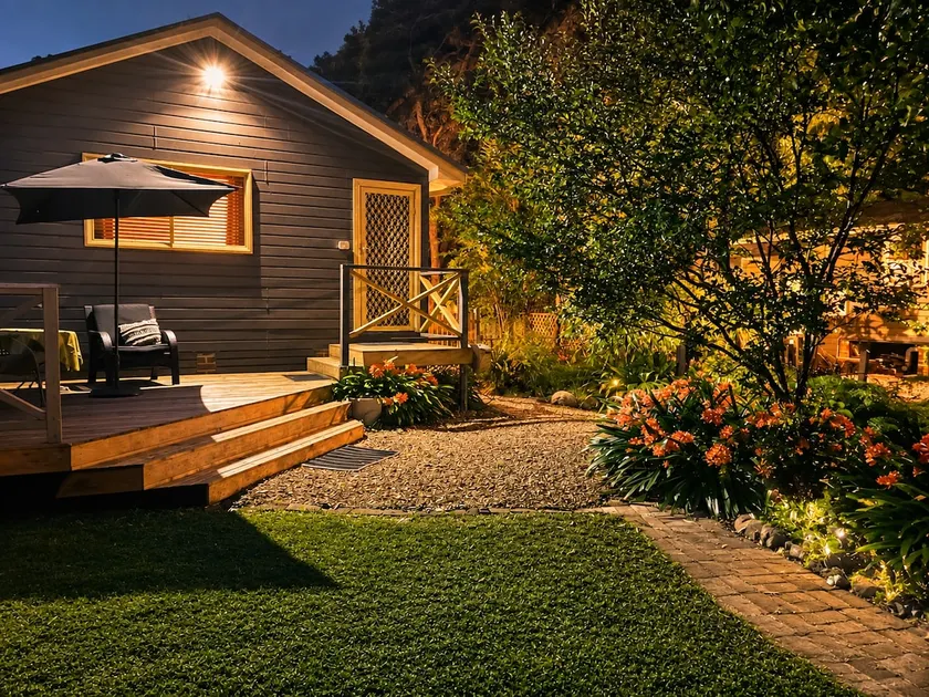 The Bower: Lush Tropical Garden: birds galore - Image 1