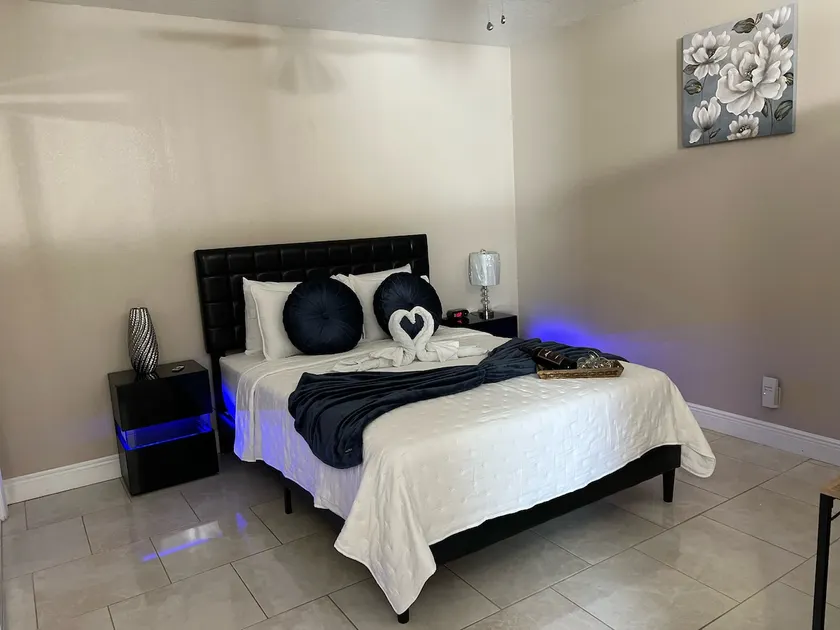 Diamond Suite, Quiet Place and central in Tampa - Image 1