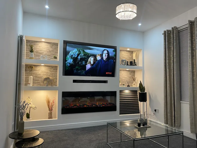 NEW Modern 5 Bedroom House - City Centre - Parking - Image 1