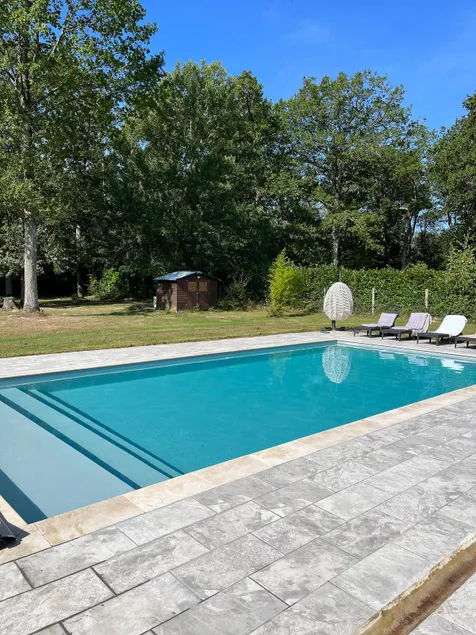 Fully-equipped house with pool - Image 1