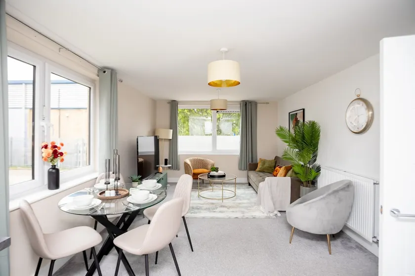 No 5 Saxon Court - Image 1