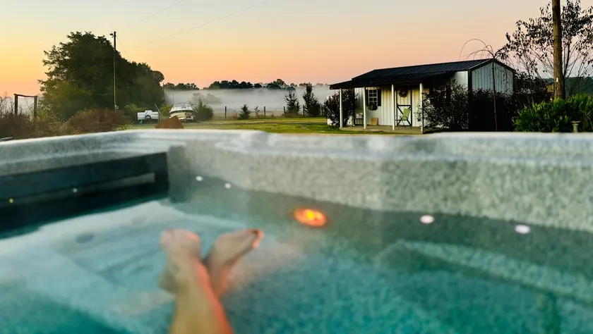 Relaxing Farm House|HotTub•FirePit•Grill•Elon - Image 1