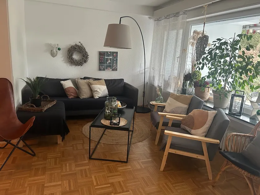 100 sqm apartment with garden - Image 1