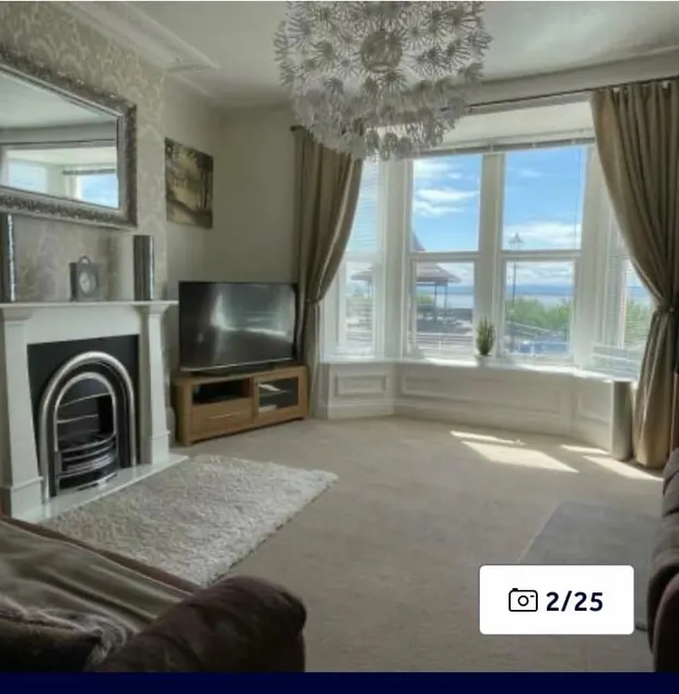 4 bed apartment by the sea - Image 1