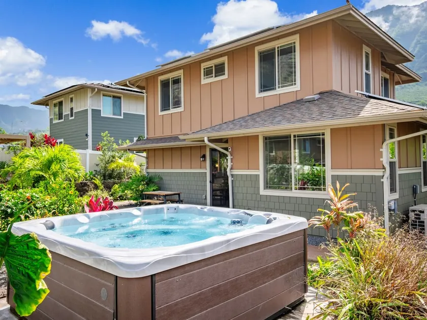 4BR, Near Beach, Pool/Spa, Gym, Free Parking, BBQ - Image 1