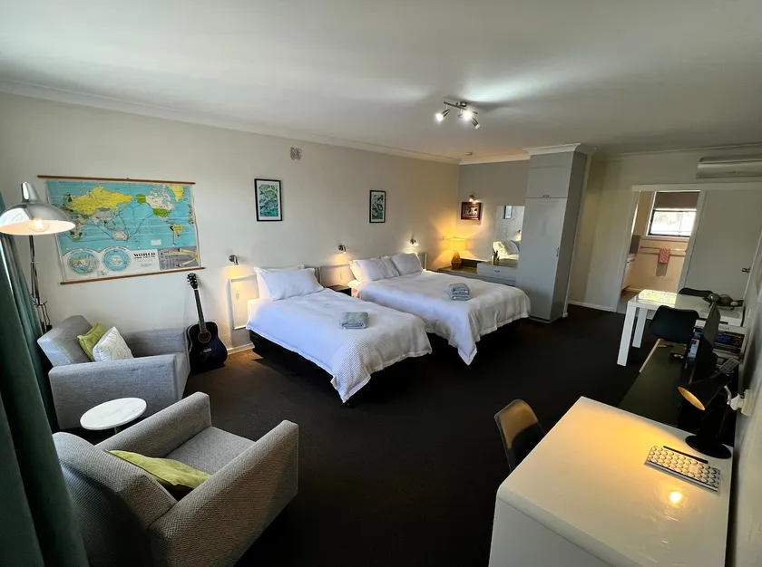 Self Contained - Studio Apartment - Close to CBD - Image 1