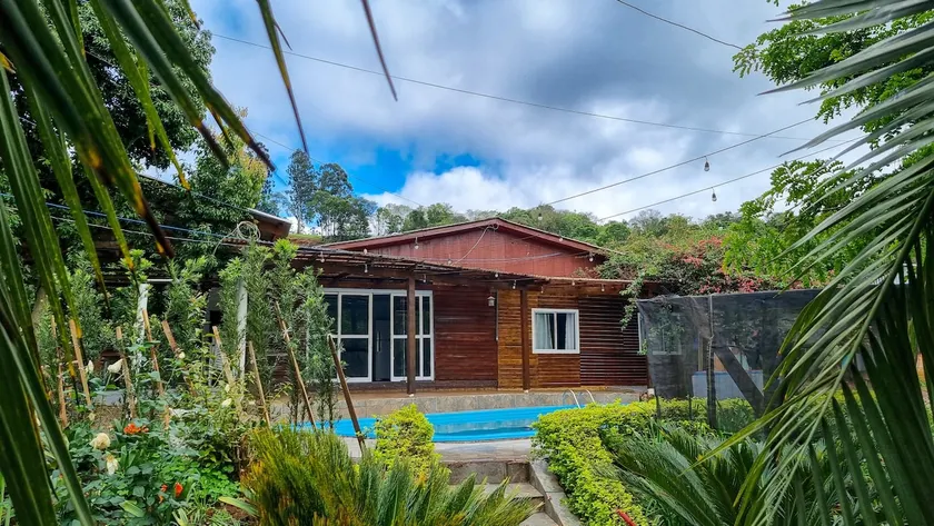 Rural house with pool in Chapecó - Image 1