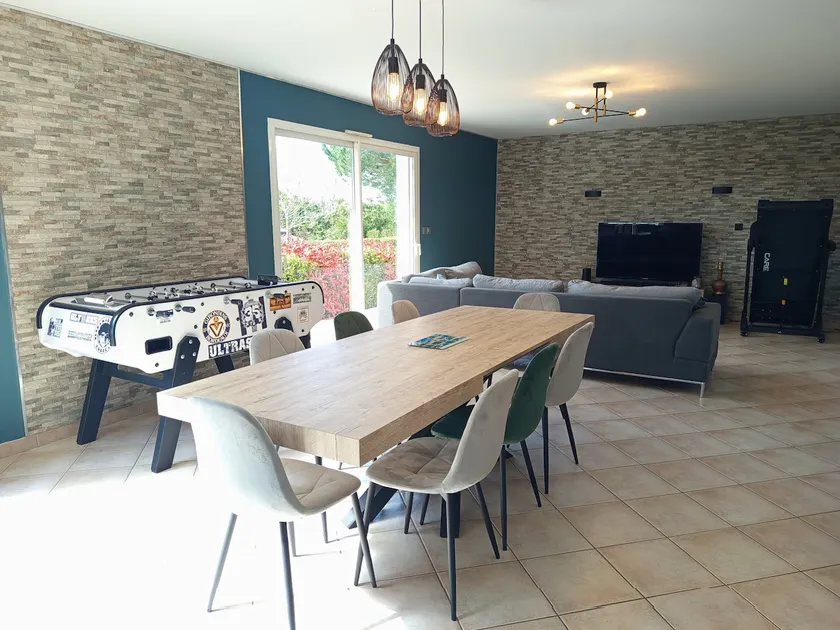 House in the heart of the vineyards with an unobstructed view. - Image 1