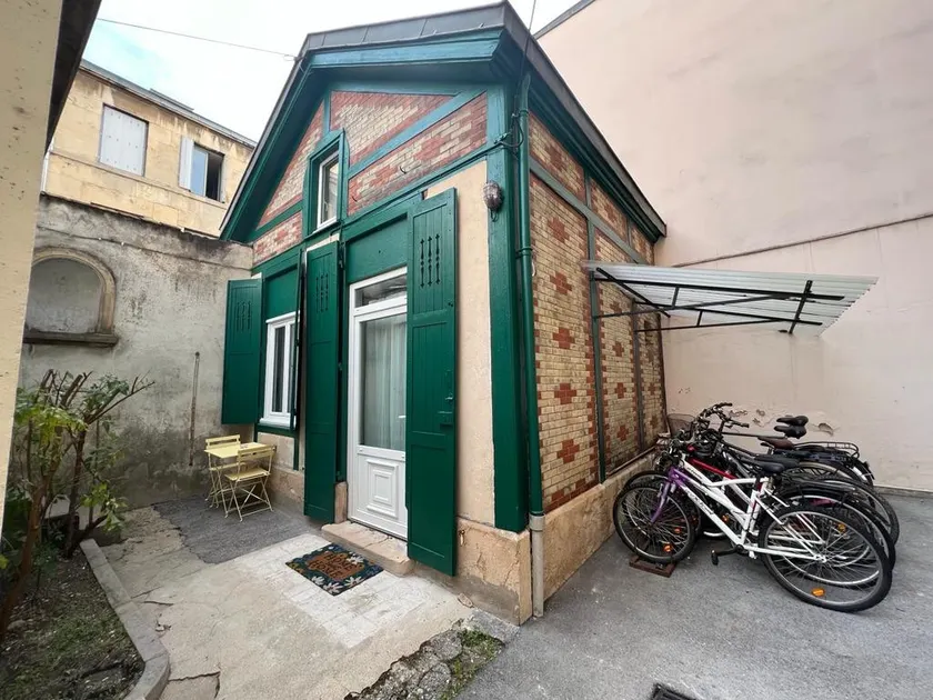 Maisonette Place Saint Bénigne-Gare - Image 1
