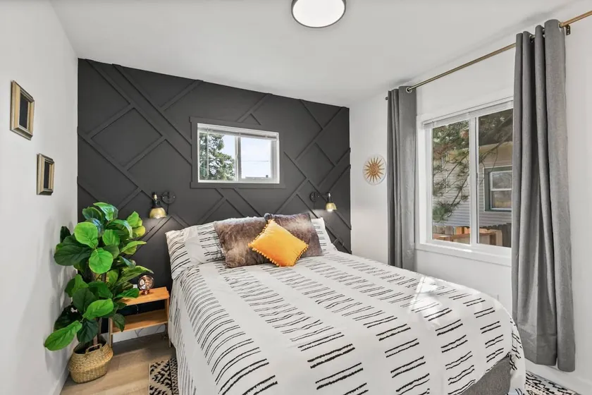 Family-friendly 3BR/2BA sleeps 7 near DT, Pets oK - Image 1
