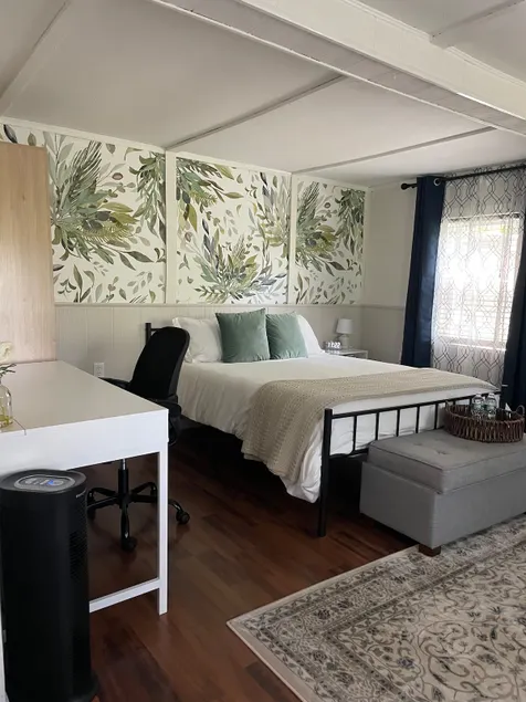 Cozy river-view apartment - Image 1