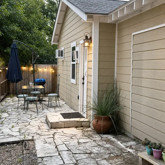 Pet-Friendly Cottage | Walk to Downtown Seguin - Image 1