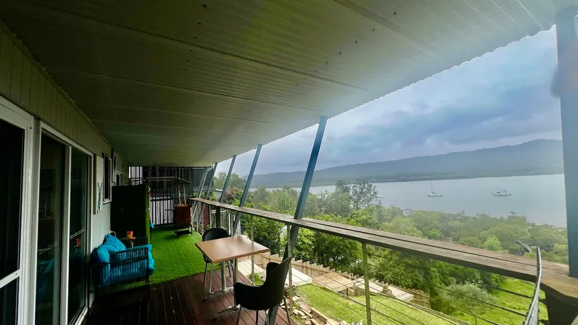2 bedroom GRANNY FLAT PET-friendly Car WATER Views - Image 1