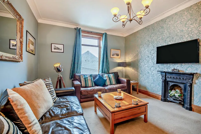 5 Bed in Tynemouth oc-cn125 - Image 1