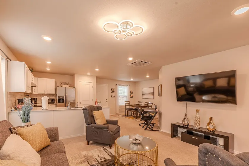 Beautiful and amazing community 3 Bedroom 2bath - Image 1