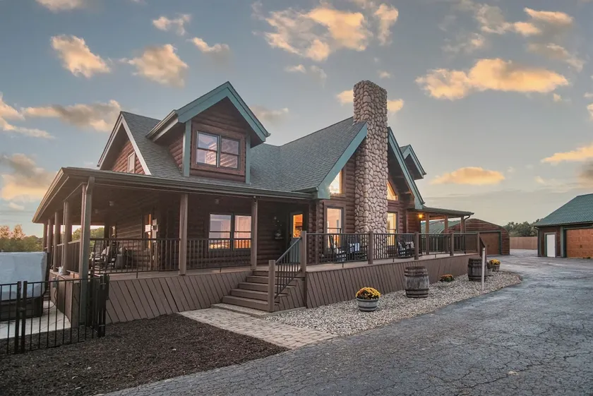 Bourbon Trail Cabin, Game Room, Hot Tub, Fire Pit - Image 1