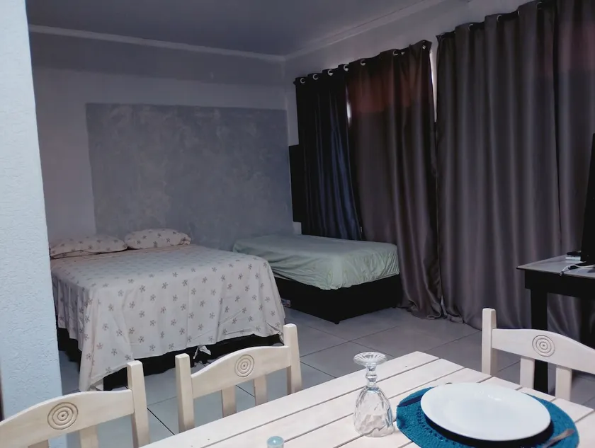 Studio apartment, near UEM, Uninga, and Catuaí Shopping Mall - Image 1