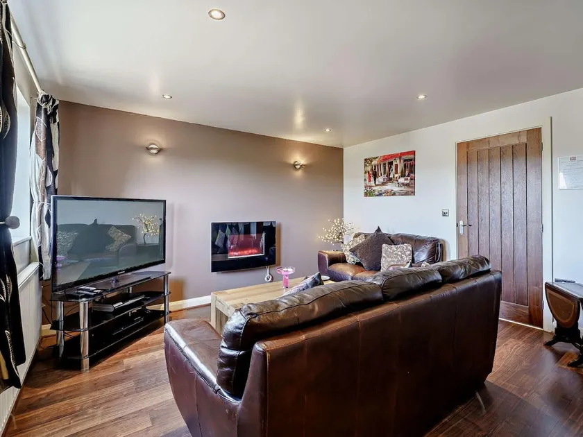 2 Bed in Blackburn oc-finch - Image 1