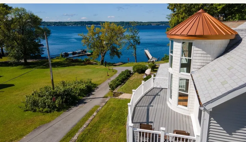 Pristine Lake House w/ Guest Suite - Image 1