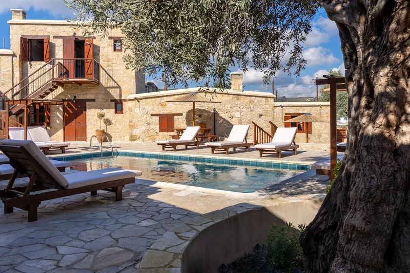 Stone Court, Studio w luxury pool and courtyard - Image 1
