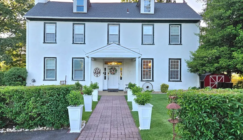 Private Stay in Historic Manor House - Image 1