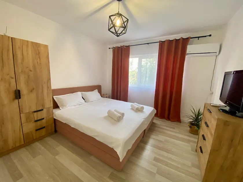I Apartment - Image 1