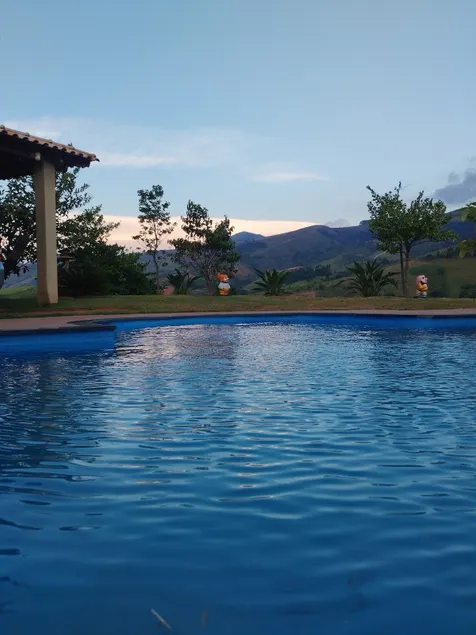 House with Private Pool and Barbecue Area - Image 1