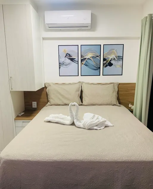 High standard studio next to IBIS (Av. Esmeraldas) - Image 1