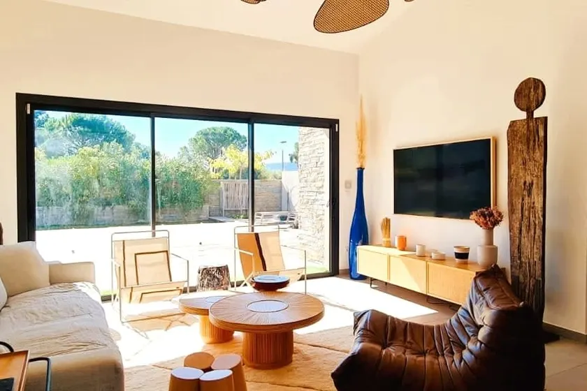 Charming setting with private pool in Cala Rossa - Image 1