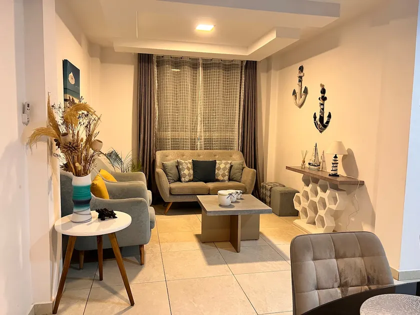 Beautiful 8-Guest Home in Manta with Pool & Garage - Image 1