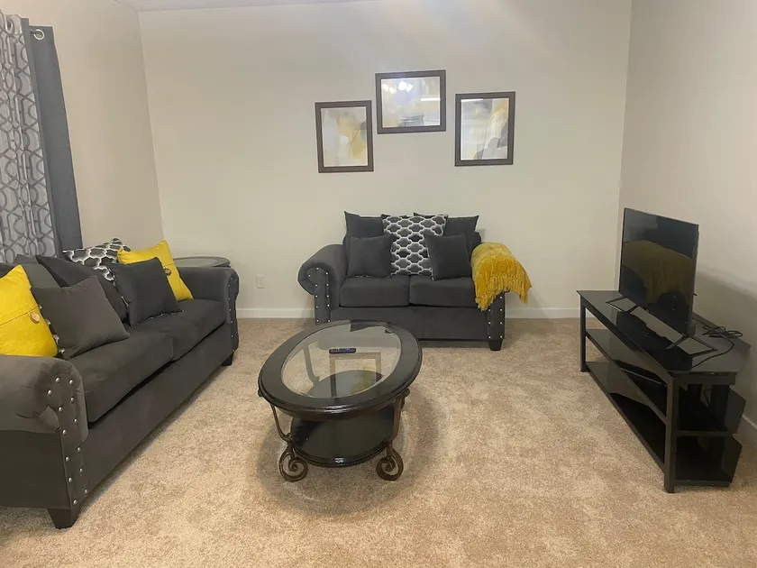 *Touch of Class 1 bedroom Apartment* - Image 1