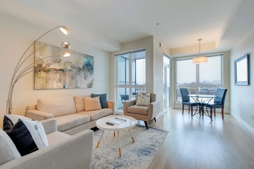 Serene and Calming Downtown Suite - Image 1