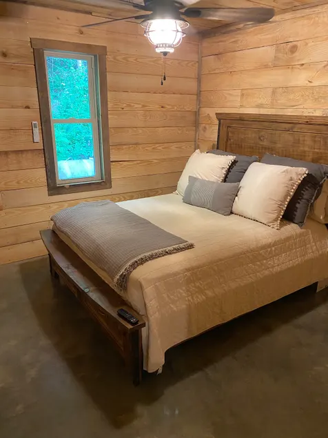 Cabin Near Lake Ouachita - Image 1