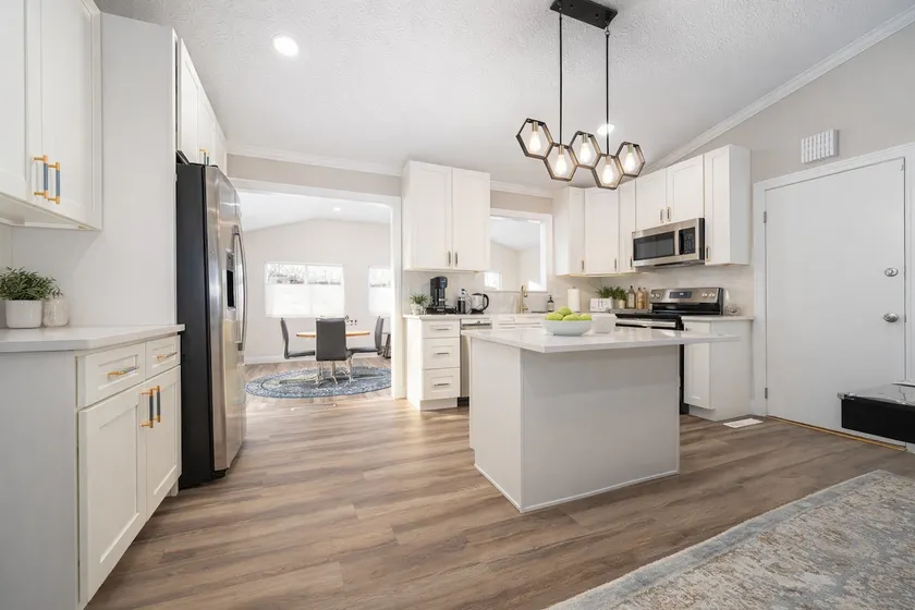 Gahanna Family-Friendly 4BR Retreat • King Bed - Image 1