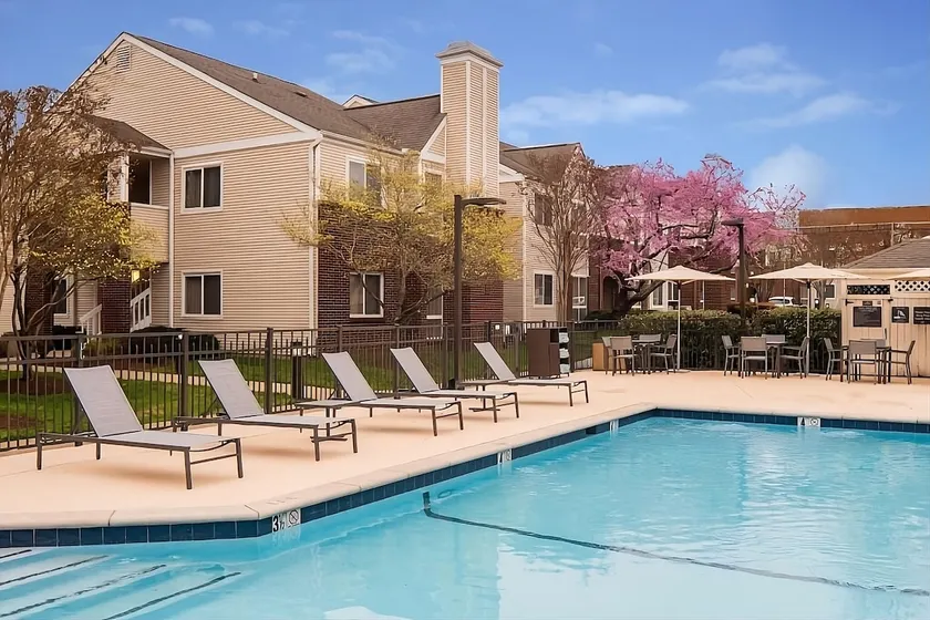 Relax in Brentwood in a Suite & Visit Nashville! - Image 1