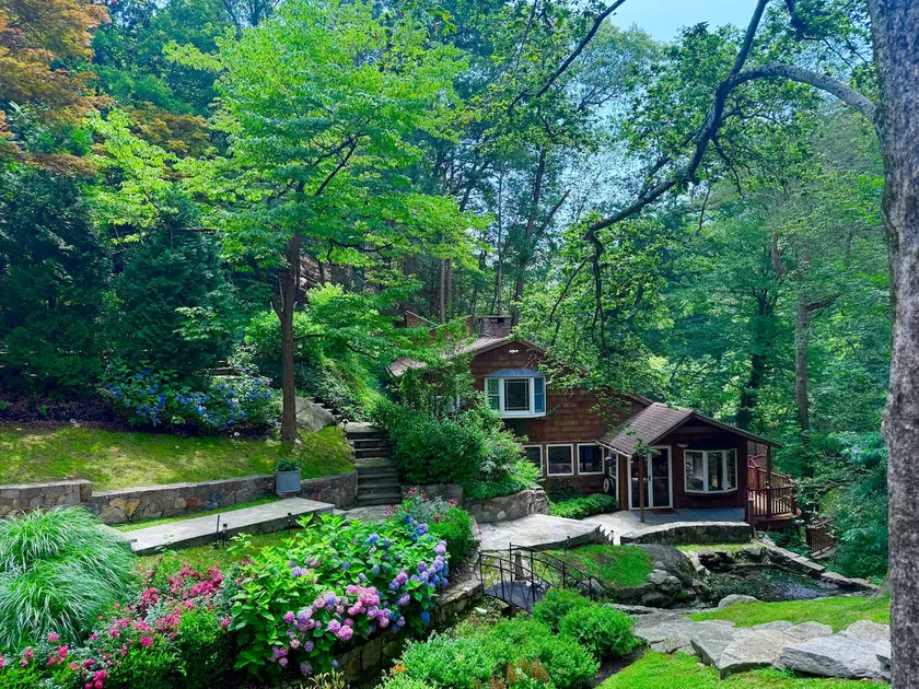 Cozy Riverfront Cottage•Pool•Hot Tub•35 min NYC - Image 1