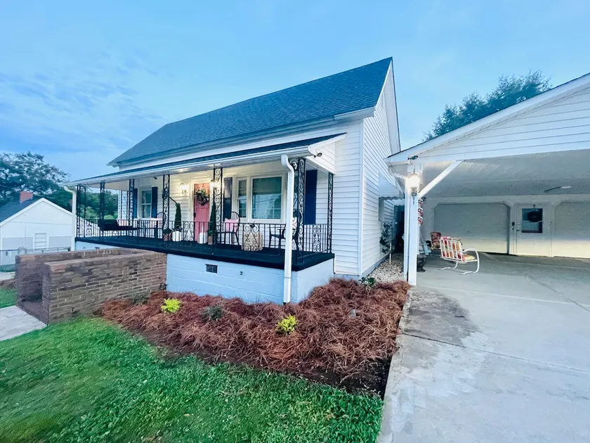 The Boyce Home, a small town oasis! - Image 1