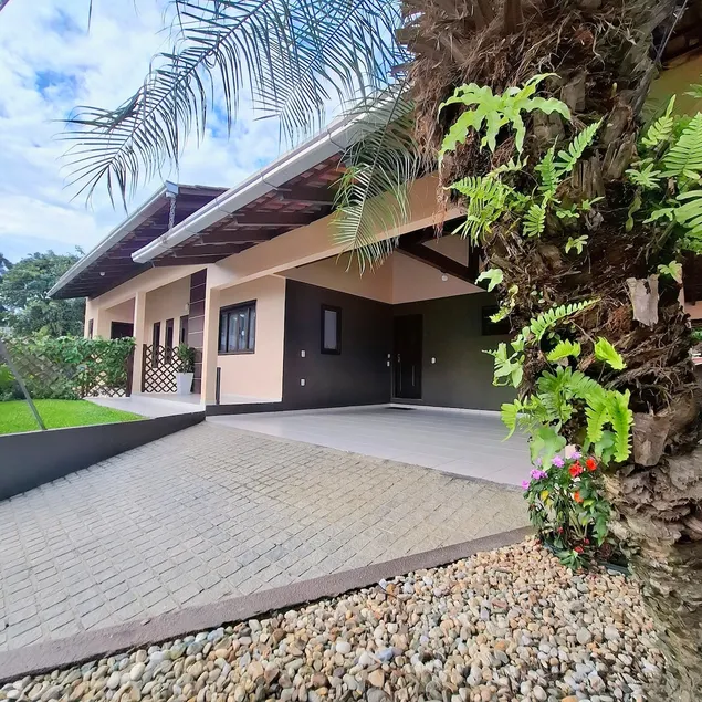 Beautiful, comfortable, large house in the best neighborhood - Image 1