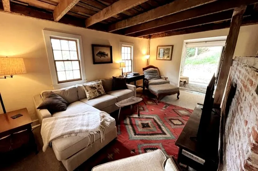 Quiet Historic Retreat - Image 1