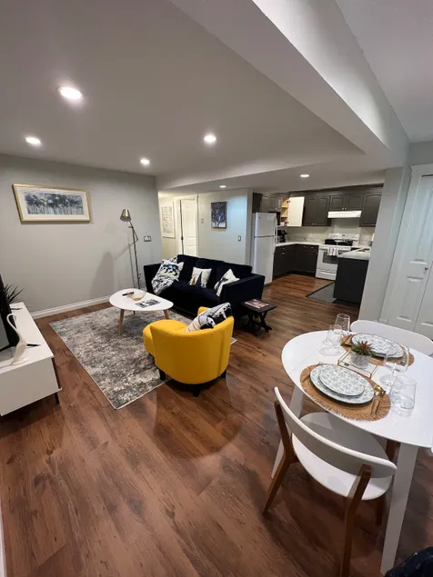 Beautiful Entire 2 Bedroom Suite - Image 1